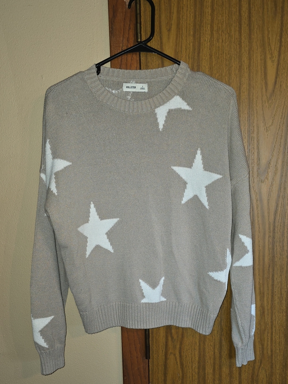 Hollister Taupe and White Star Knit Pullover